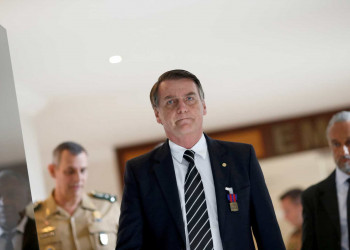 Bolsonaro suspende vestibular voltado para transexuais